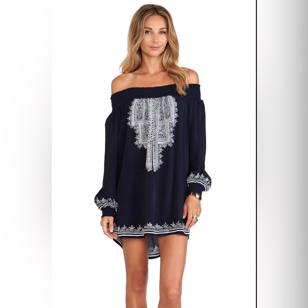🎀 REVOLVE X Tularosa blue and white off shoulder boho dress small